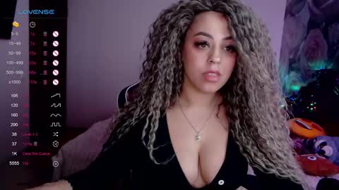 _just_a_queen_3 online show from January 2, 6:56 pm