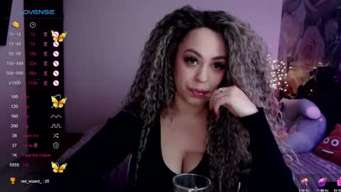 _just_a_queen_3 online show from February 14, 6:08 pm