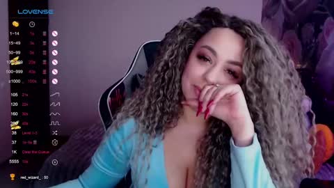 _just_a_queen_3 online show from February 17, 6:04 pm