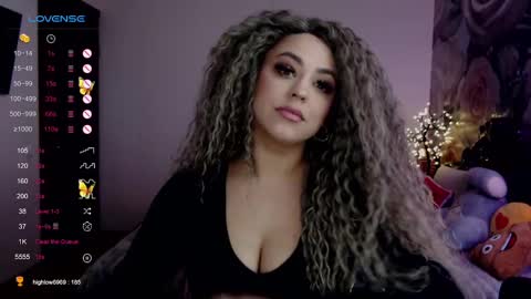 _just_a_queen_3 online show from March 5, 6:12 pm