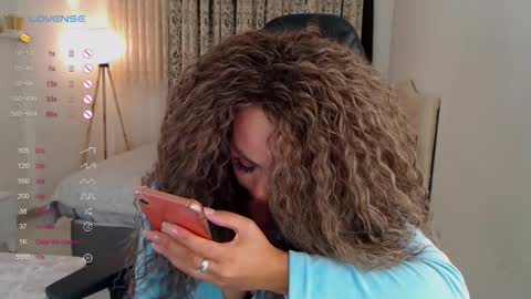 _just_a_queen_3 online show from September 26, 4:44 pm