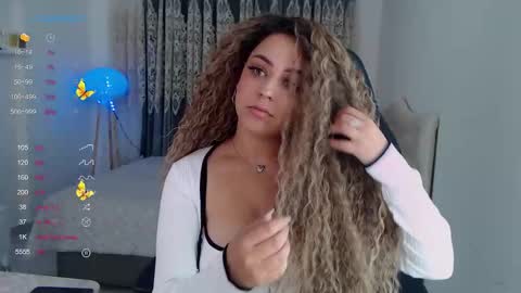 _just_a_queen_3 online show from November 14, 4:28 pm