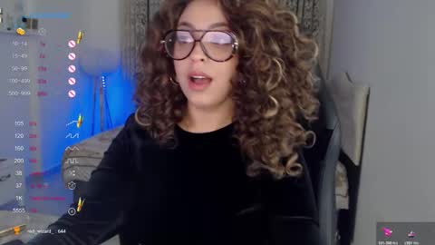 _just_a_queen_3 online show from February 3, 7:19 pm