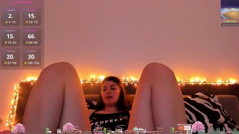 _just_a_simple_girl online show from January 17, 12:52 pm