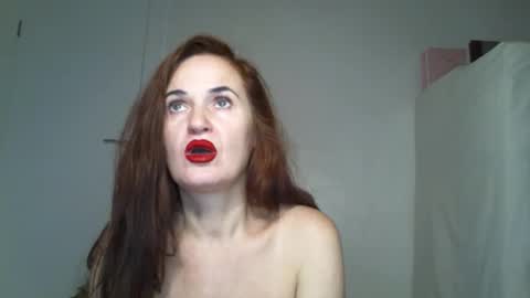 Snapshot of _kapelka_ chatting on November 24, 8:19 pm KAPELKA online show from November 24, 8:19 pm