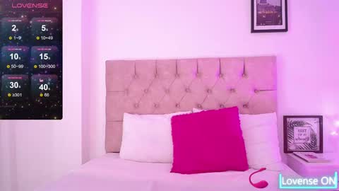 Snapshot of _karenestrada_ chatting on February 26, 4:58 am Karen online show from February 26, 4:58 am