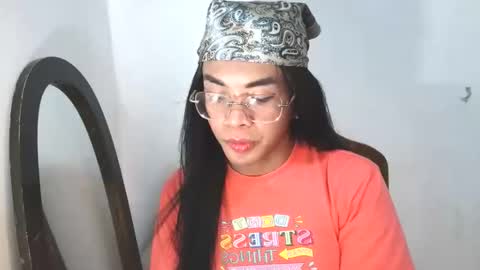 Snapshot of _karie_ chatting on October 7, 1:41 pm _karie_ online show from October 7, 1:41 pm