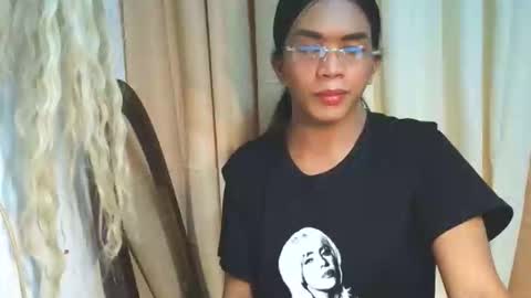 Snapshot of _karie_ chatting on October 28, 1:47 pm _karie_ online show from October 28, 1:47 pm