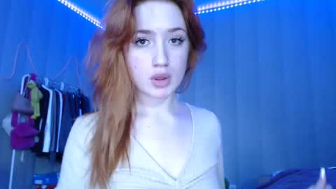 Snapshot of _katemiller_ chatting on December 24, 9:39 am katemiller online show from December 24, 9:39 am