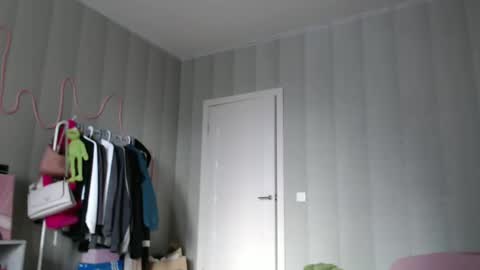 Snapshot of _katemiller_ chatting on March 6, 4:30 am katemiller online show from March 6, 4:30 am