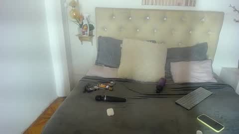 kathy online show from February 6, 1:36 pm