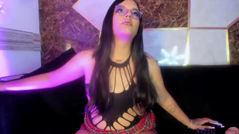 Snapshot of _katty_grey_ chatting on June 4, 8:59 pm _katty_grey_ online show from June 4, 8:59 pm