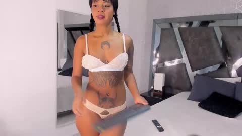 Snapshot of _kaylabrown_ chatting on February 8, 11:46 am KAYLA online show from February 8, 11:46 am