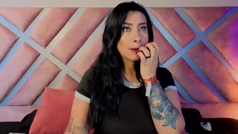 kelly online show from February 24, 4:38 pm