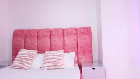 Kendall online show from November 21, 12:04 pm