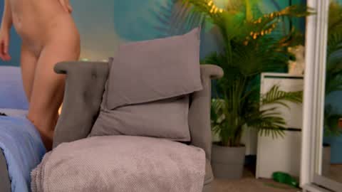 FANSLY ---   anal in private 700 tokens online show from March 2, 6:59 am