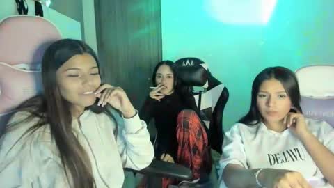 khloe sweet online show from November 7, 11:27 pm