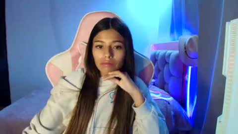 khloe sweet online show from April 17, 7:17 pm