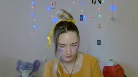 Snapshot of _kikiclark_ chatting on September 10, 7:19 am _kikiclark_ online show from September 10, 7:19 am