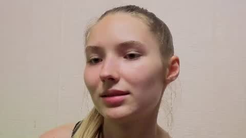 Snapshot of _kikiclark_ chatting on July 9, 6:45 pm _kikiclark_ online show from July 9, 6:45 pm