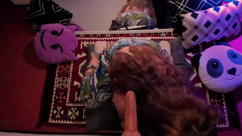 Snapshot of _kimikatt__ chatting on December 30, 8:10 am  Kendall online show from December 30, 8:10 am