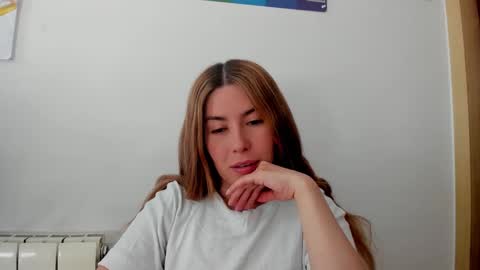 Snapshot of _kimikatt__ chatting on February 26, 2:36 pm  Kendall online show from February 26, 2:36 pm