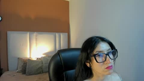 Kiraaaa 0 online show from April 19, 5:56 pm