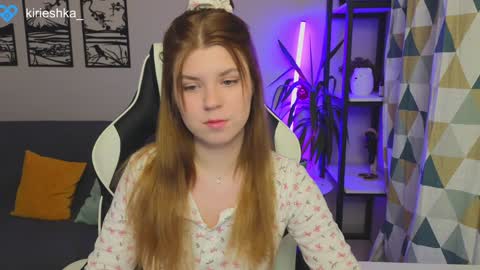 Snapshot of _kirieshka chatting on December 6, 1:55 pm Molly   Emily online show from December 6, 1:55 pm