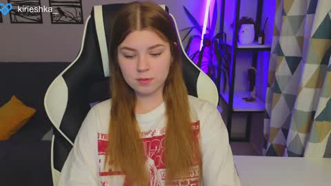 Snapshot of _kirieshka chatting on December 8, 5:11 pm Molly   Emily online show from December 8, 5:11 pm