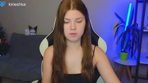 Snapshot of _kirieshka chatting on December 26, 1:10 pm Molly   Emily online show from December 26, 1:10 pm