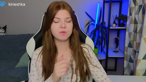 Snapshot of _kirieshka chatting on December 26, 4:58 pm Molly   Emily online show from December 26, 4:58 pm