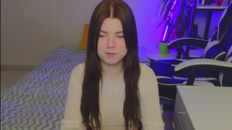 Snapshot of _kirieshka chatting on January 15, 3:29 pm Molly   Emily online show from January 15, 3:29 pm