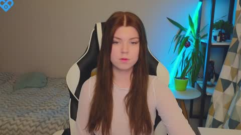 Snapshot of _kirieshka chatting on January 17, 1:46 pm Molly   Emily online show from January 17, 1:46 pm