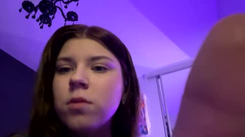 Snapshot of _kirieshka chatting on February 7, 10:30 pm Molly   Emily online show from February 7, 10:30 pm