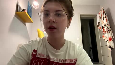 Snapshot of _kirieshka chatting on February 10, 12:30 am Molly   Emily online show from February 10, 12:30 am