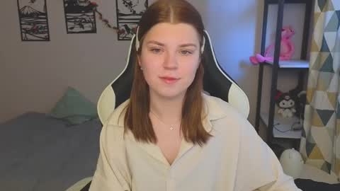 Snapshot of _kirieshka chatting on March 8, 12:09 pm Molly   Emily online show from March 8, 12:09 pm