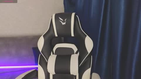 Snapshot of _kirieshka chatting on September 14, 5:34 pm Molly   Emily online show from September 14, 5:34 pm