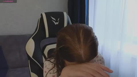 Snapshot of _kirieshka chatting on October 1, 10:54 am Molly   Emily online show from October 1, 10:54 am