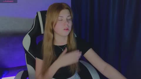 Snapshot of _kirieshka chatting on October 5, 2:26 pm Molly   Emily online show from October 5, 2:26 pm