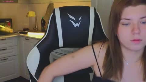 Molly   Emily online show from November 18, 7:46 am