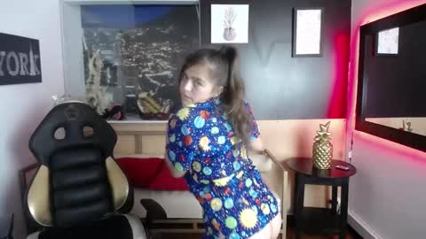 Snapshot of _kitten_1 chatting on February 22, 8:09 pm _kitten_1 online show from February 22, 8:09 pm