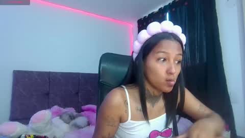 Snapshot of _kitty_moon2 chatting on May 7, 10:48 pm Stefany online show from May 7, 10:48 pm