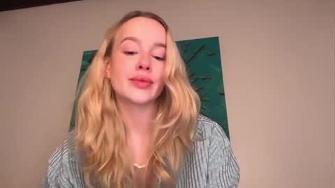 Snapshot of _kkkhaleesi_ chatting on May 18, 8:03 pm DENI online show from May 18, 8:03 pm