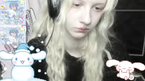 Snapshot of _kuroneeko_ chatting on February 15, 6:23 pm  kuro  online show from February 15, 6:23 pm