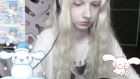 Snapshot of _kuroneeko_ chatting on February 16, 7:27 pm  kuro  online show from February 16, 7:27 pm