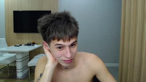 Snapshot of _kurt chatting on December 6, 11:14 pm Kurt online show from December 6, 11:14 pm