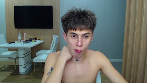 Snapshot of _kurt chatting on December 19, 4:13 pm Kurt online show from December 19, 4:13 pm