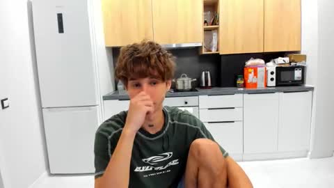 Snapshot of _kurt chatting on September 9, 6:40 pm Kurt online show from September 9, 6:40 pm