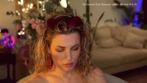 _lady__m_ online show from April 30, 7:53 pm