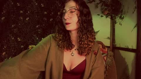 Snapshot of _lady_luna_ chatting on December 10, 12:06 am Lady Luna online show from December 10, 12:06 am